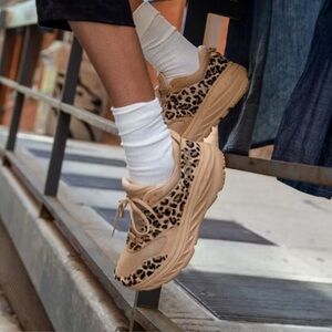 Engineered Garments Hoka Bondi Sneakers Sand Leopard Mens Size 10.5